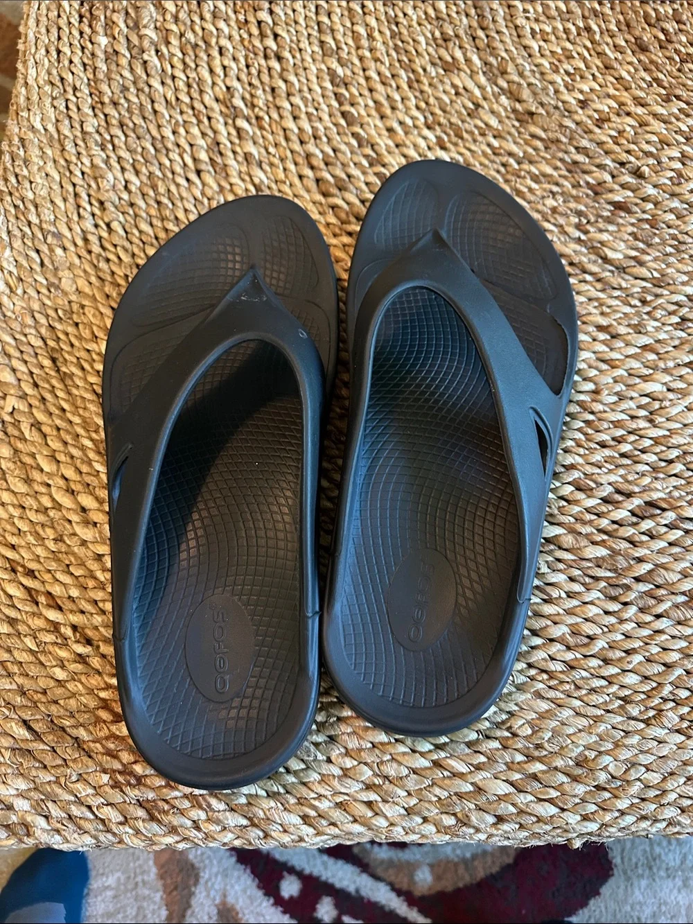 OOFOS SUZE 11 men’s Blacks Comfort Flip Flop Sandals